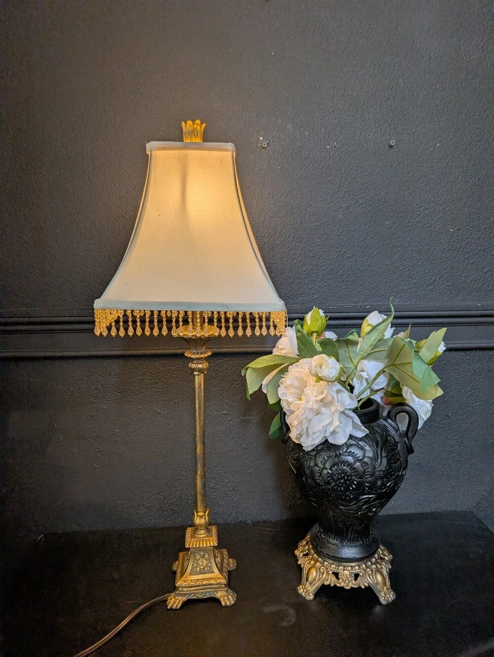 Vintage Hollywood Regency Neoclassical Gold Gilt Table Lamp Paw Foot Base 29”